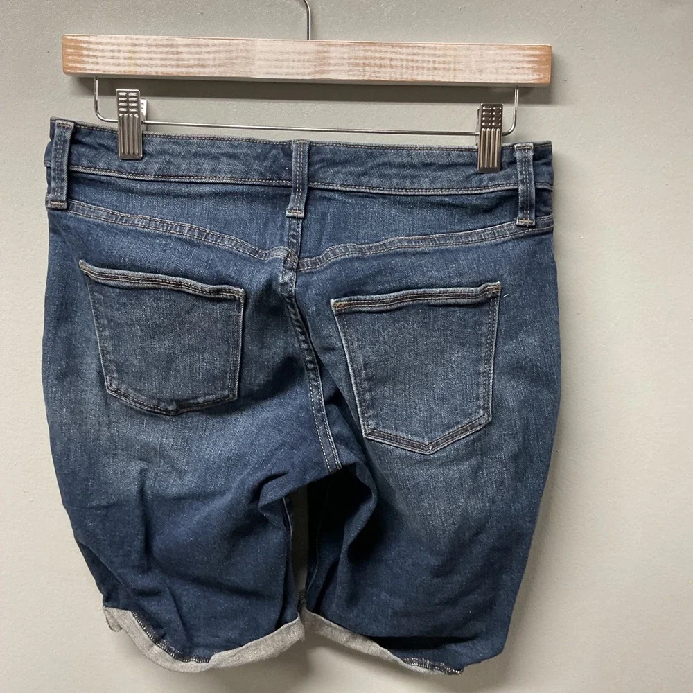 Universal Thread Bermuda Shorts Womens 2/26 Blue Dark Wash Mid Rise Denim Rolled